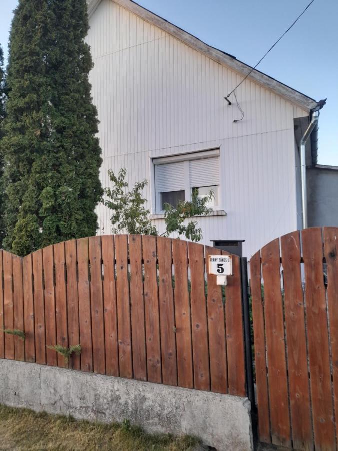 Edit vendégház Szabolcsveresmart Exterior foto